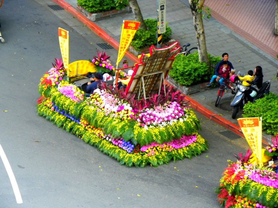 Ciyou Temple Mazu Cruise Parade 20131117-006