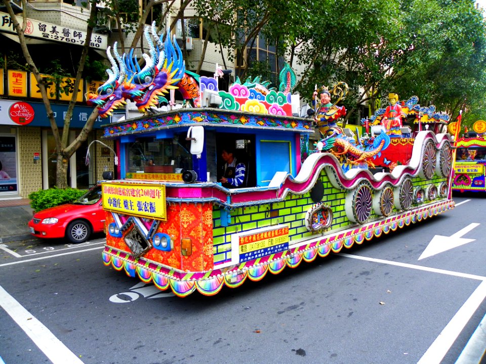 Ciyou Temple Mazu Cruise Parade 20131117-089