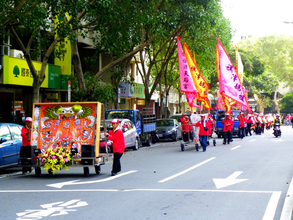 Ciyou Temple Mazu Cruise Parade 20131117-024