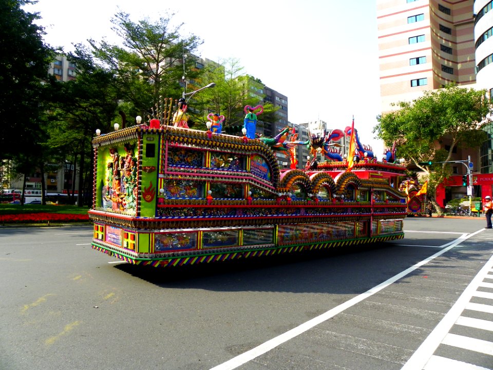 Ciyou Temple Mazu Cruise Parade 20131117-103