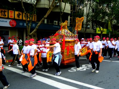 Ciyou Temple Mazu Cruise Parade 20131117-083