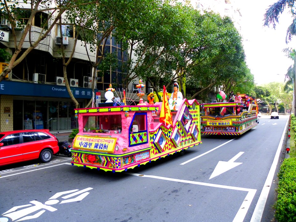 Ciyou Temple Mazu Cruise Parade 20131117-097