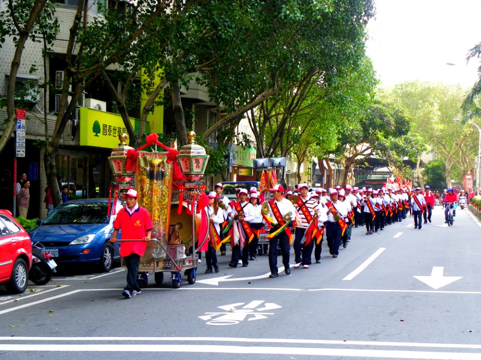 Ciyou Temple Mazu Cruise Parade 20131117-027