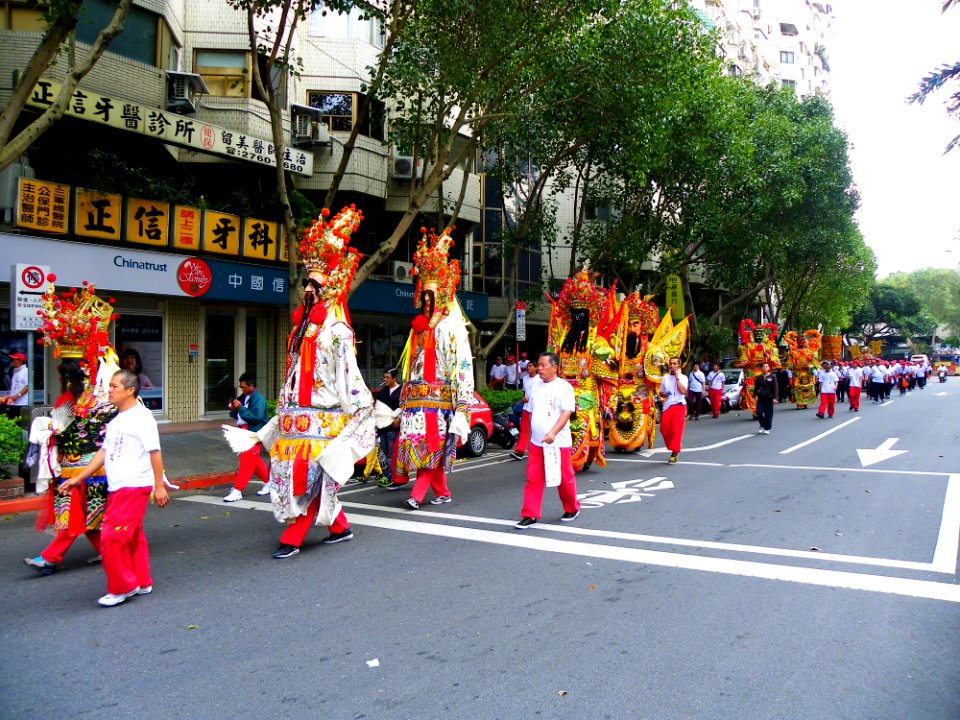 Ciyou Temple Mazu Cruise Parade 20131117-081