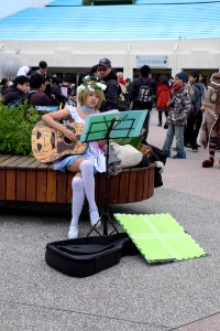 Cosplayer Playing Guitar in FF25 20150131a