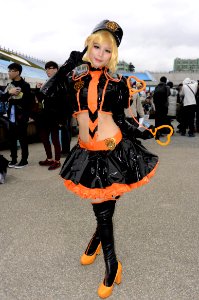 Cosplayer of Kagamine Rin at FF27 20160130a
