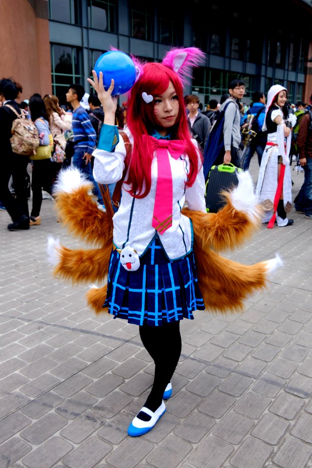 Cosplayer of Ahri, League of Legends at CWT41 20151212a