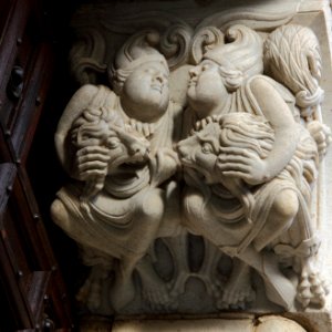 Console aux personnages symmétiques