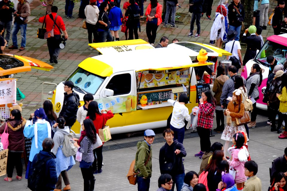 Cookies Van in Court of NTU Sport Center at CWT41 20151212