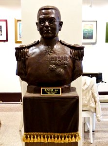 Bust of Tsuglo Horiuchi in Museum of Medical Humanities, NTUCM 20130427