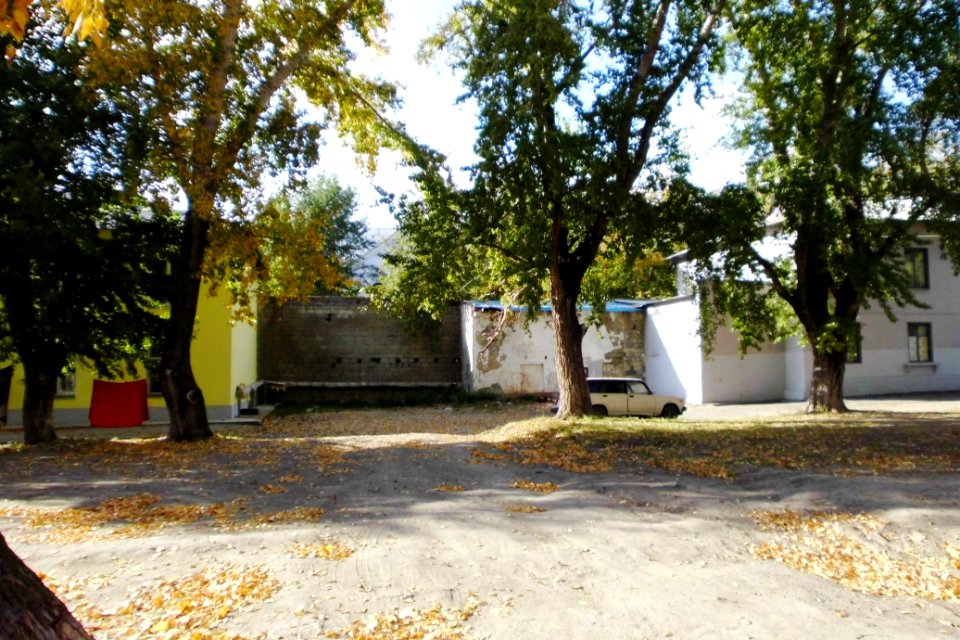 Building 12a-10a along Commune Street (02)