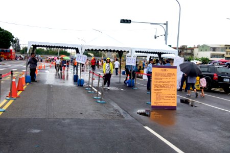 Check Point for Walkers on Zhongzheng Road, Hsinxchu City 20151121