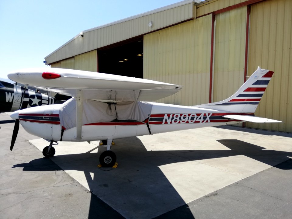 Cessna 182D Skylane (N8904X) (26846299672)