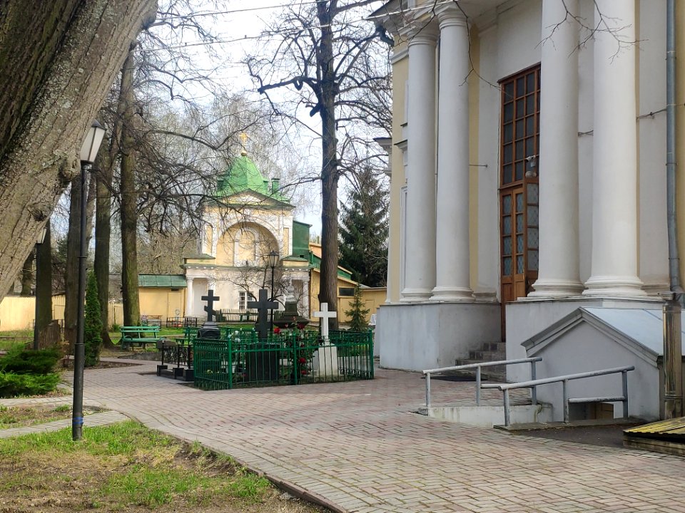 Chapel of Church of the Theotokos of Vladimir in Vinogradovo - 2021-05-02 - p2