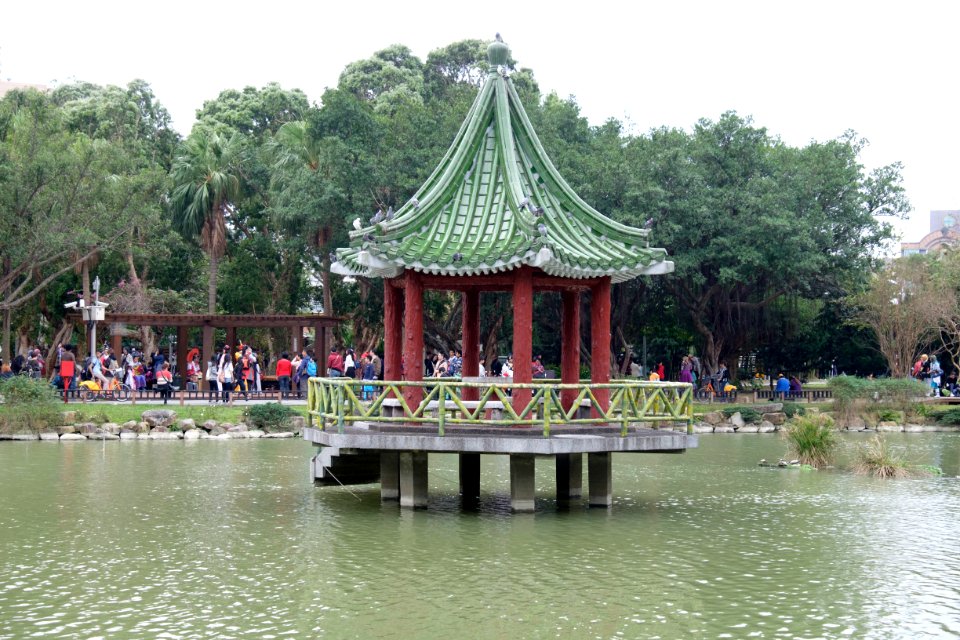 Central Pavilion of Drunken Moon Lake 20170205
