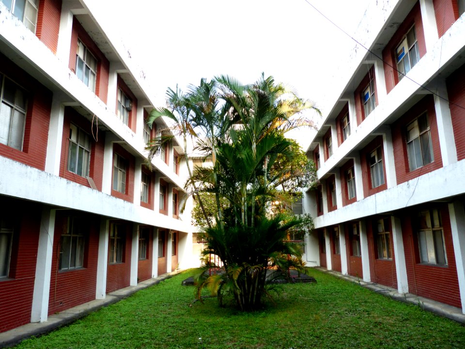Central Court of Officers Dormitory A at Former ROCAF Headquarters 20140405