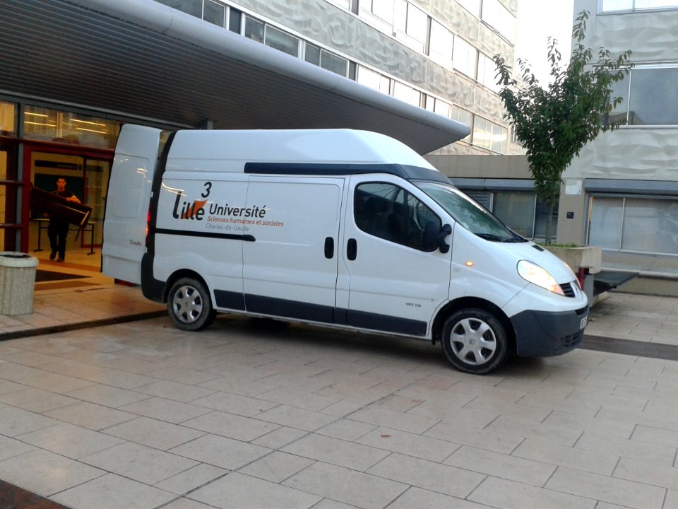 Camion équipe technique Université Lille III