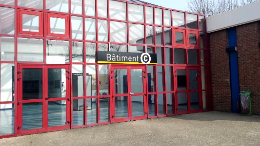 Entrée bâtiment C Lille III 2