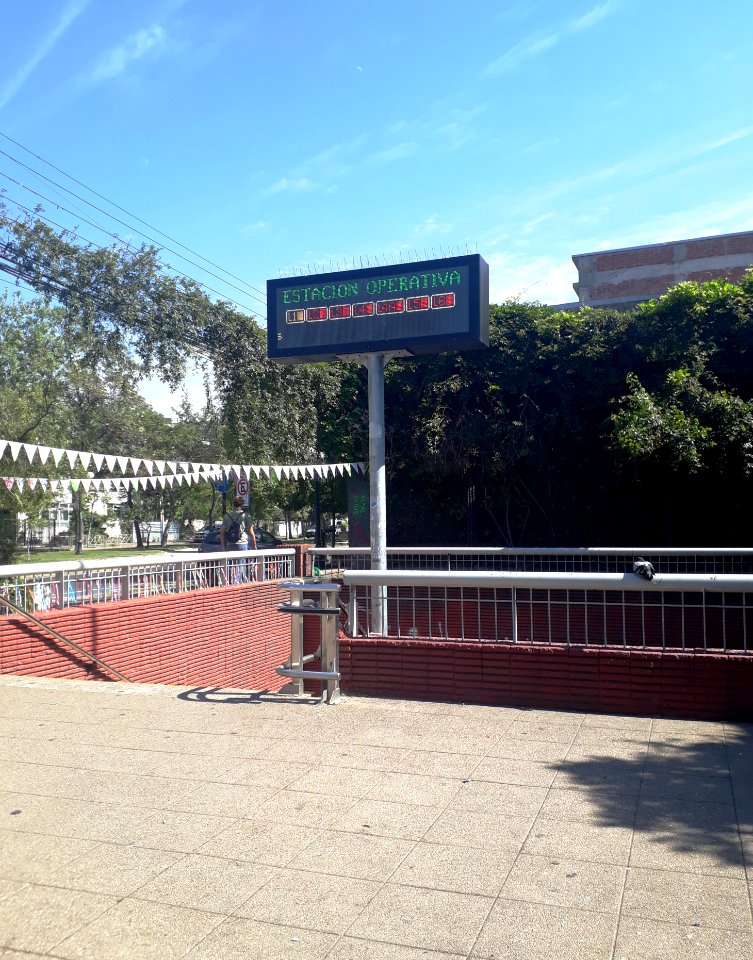 Estación de metro cerrada 2