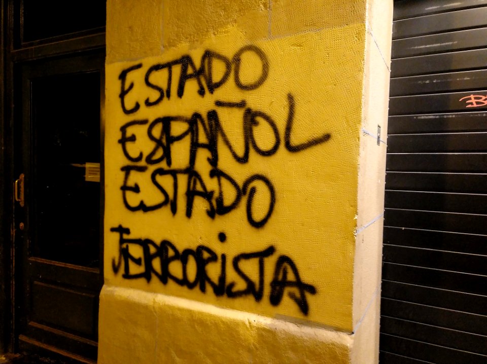 Espainiako estatuaren kontrako pintadak - Donostia