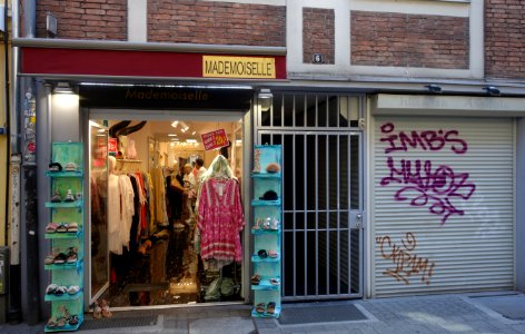 Düsseldorf, Mademoiselle, Kapuzinergasse (Juli 2020)