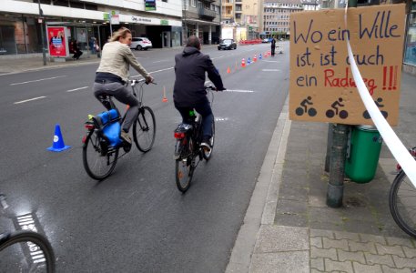 Düsseldorf Oststraße, Demo für Fahrradspuren während der Corona-Krise, 23. Mai 2020 (6)