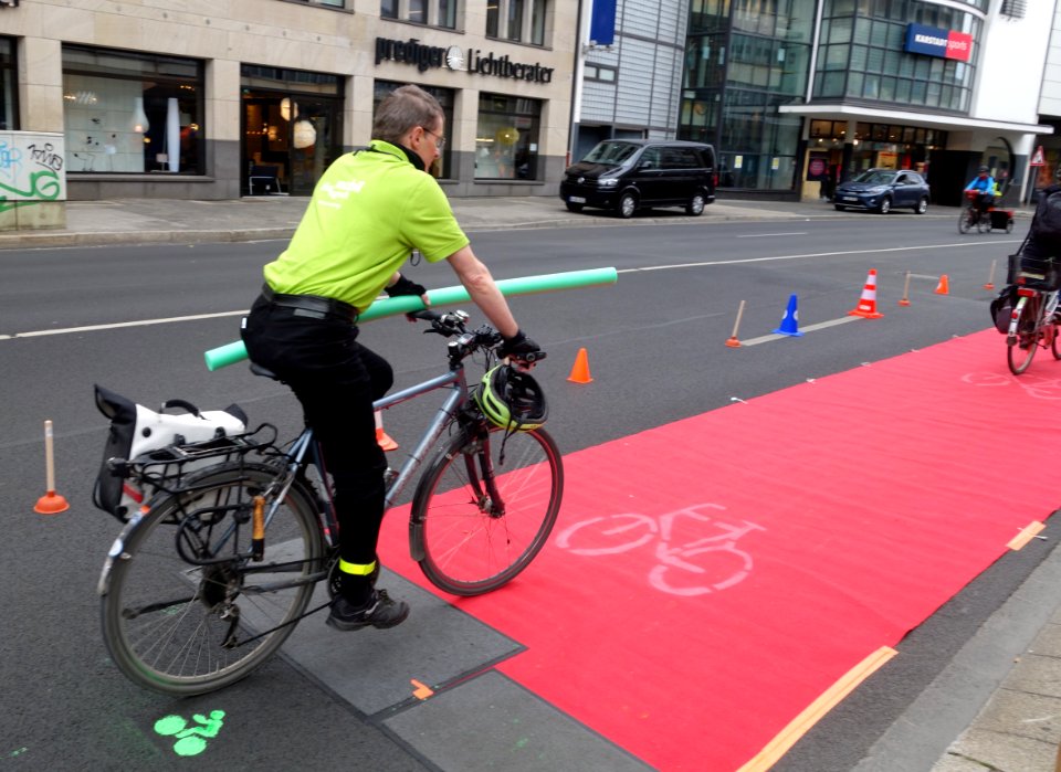 Düsseldorf Oststraße, Demo für Fahrradspuren während der Corona-Krise, 23. Mai 2020 (5)