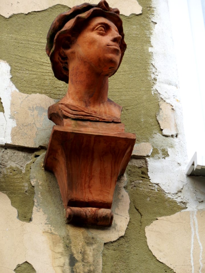 Długa 77 Gdańsk relief (1)