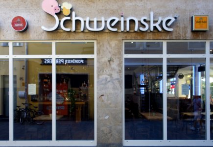 Düsseldorf, Schweinske, Mertensgasse (Juli 2020) (1)