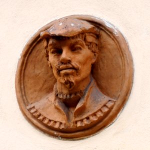 Długa 77 Gdańsk relief (2)