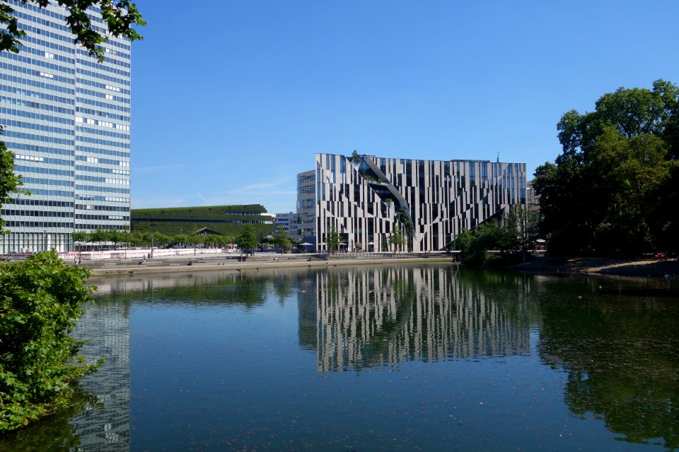 Düsseldorf, Landskrone, Kö-Bogen, Ingenhoven-Tal und Dreischeibenhaus (Juli 2020)