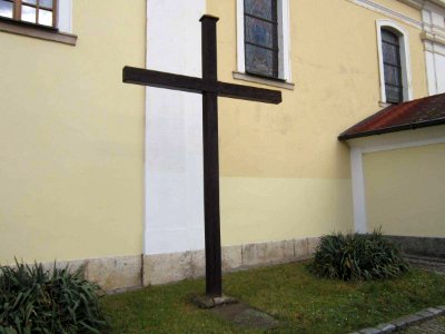 Dřevěný kříž u kostela v Malé Skalici (Q66226181)