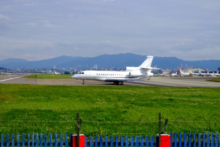 Dassault Falcon 7X OY-FFI Departing from Taipei Songshan Airport 20160126c
