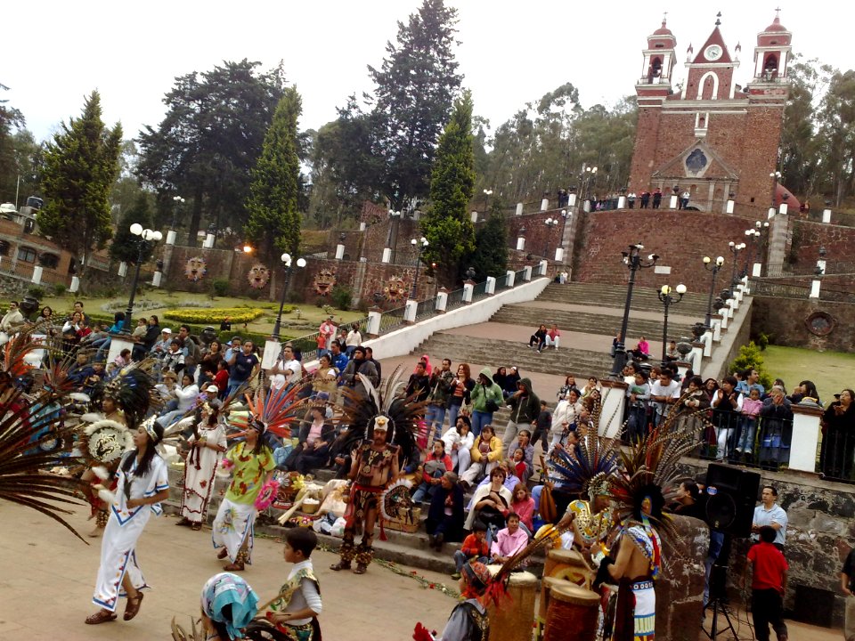 Danza de Fuego Nuevo en el cerro de Metepec