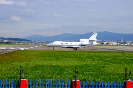 Dassault Falcon 7X OY-FFI Departing from Taipei Songshan Airport 20160126d