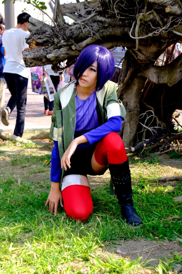 Cosplayer of Tōka Kirishima, Tokyo Ghoul at FFK8 20151129b