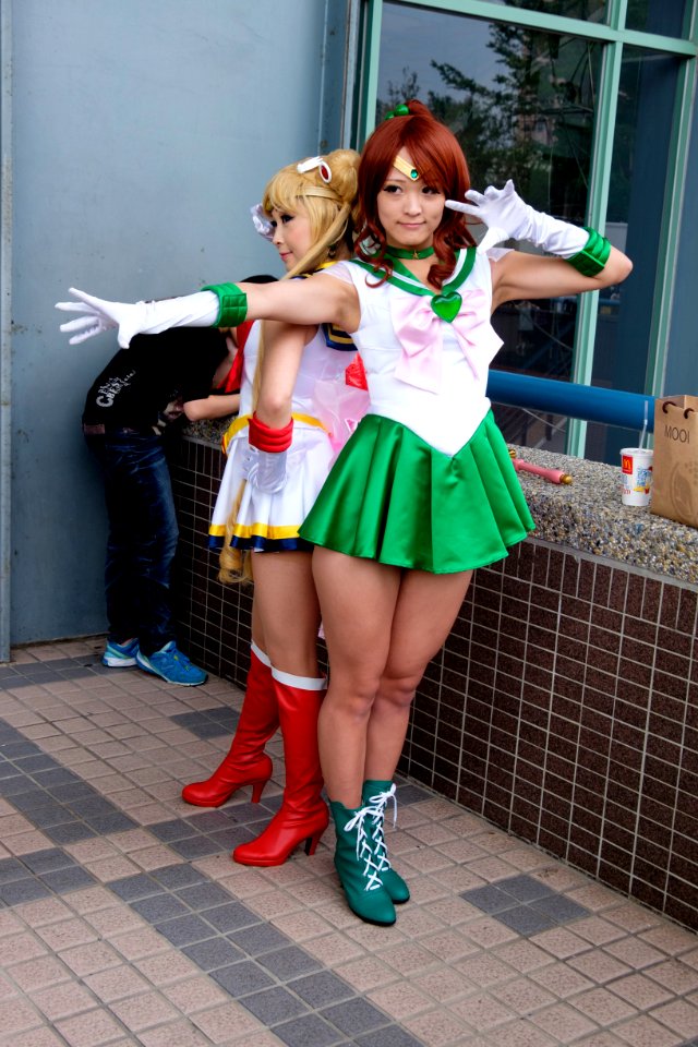 Cosplays of Sailor Jupiter and Sailor Moon, Sailor Moon at CWT41 20151212