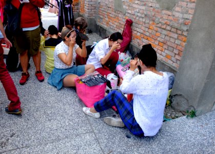 Cosplayers Make-up on Ground in FFK8 20151129a