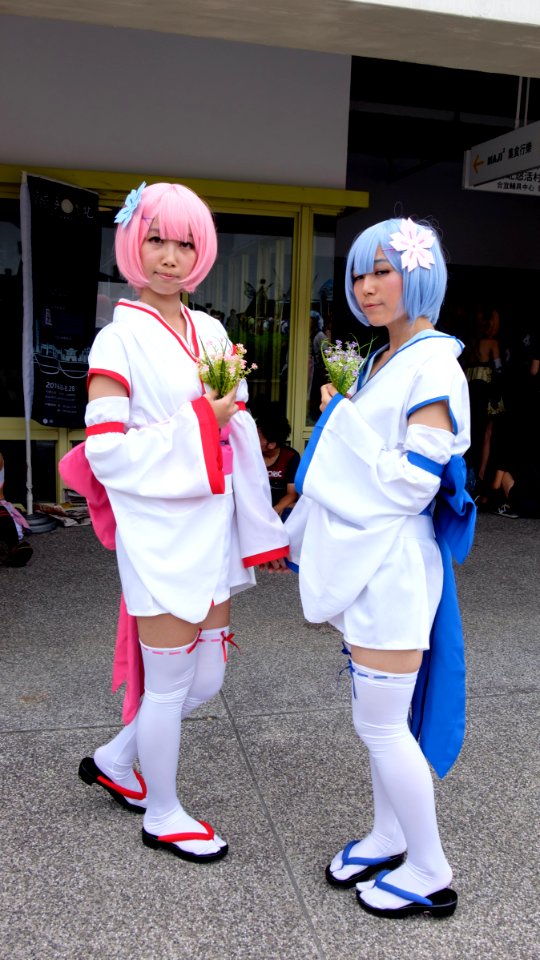 Cosplayers of Ram and Rem, Zero Starting Life in Another World at FF28 20160827