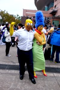 Cosplayers of Homer and Marge, The Simpsons at CWT41 20151212