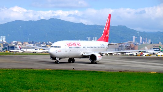 Eastar Jet B737-86N HL8023 Departing from Taipei Songshan Airport 20151003c