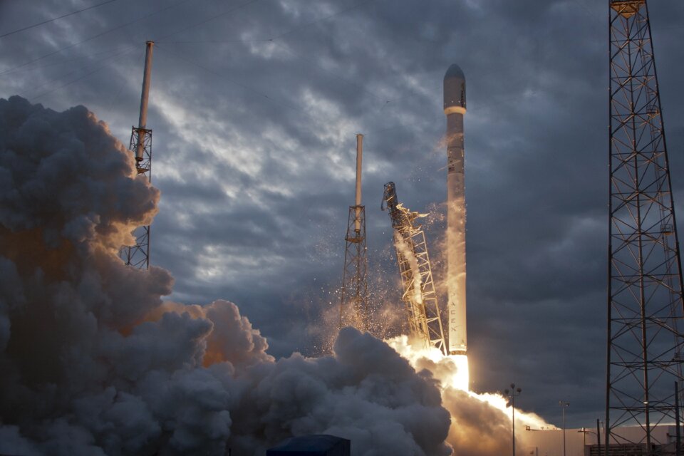 Shuttle smoke launch