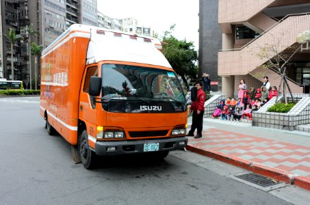 Earthquake Experience Truck Parked in Front of Minsheng Community Center 20170307b