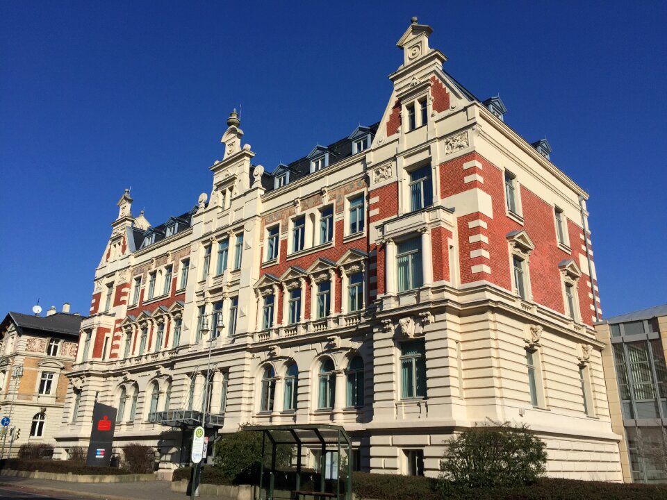Building old savings bank