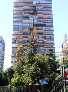 Edificio con carteles 3