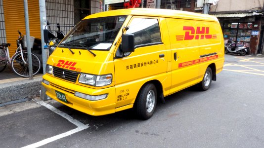 DHL Mitsubishi Delica Parked at Alley 1, Lane 768, Section 4, Bade Road, Taipei 20150110