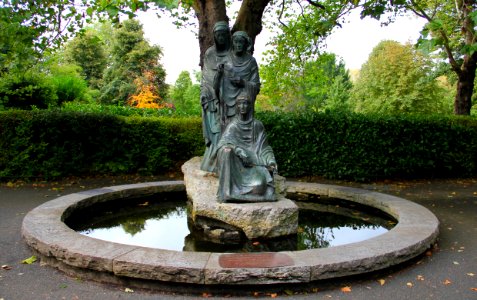 Dublin St Stephens Green Three Fates 01