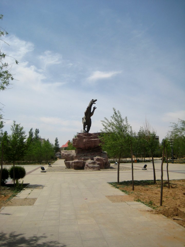 Dinosaur-statue-erenhot