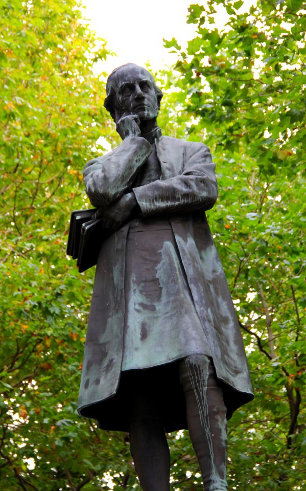Dublin William Conyngham Statue 02