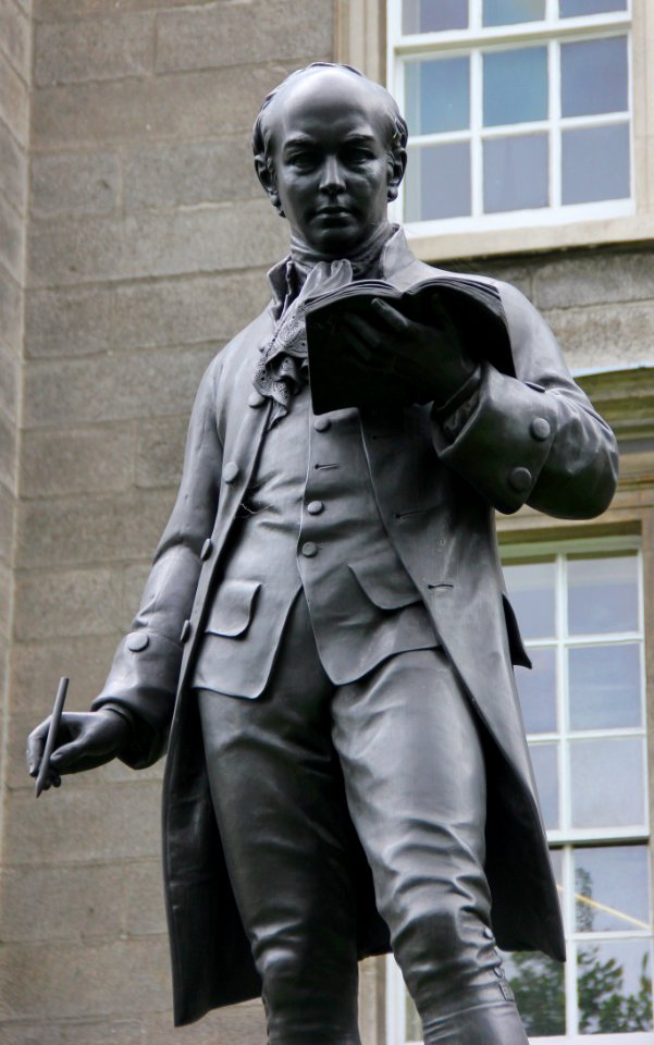 Dublin Trinity College Oliver Goldsmith Statue 02